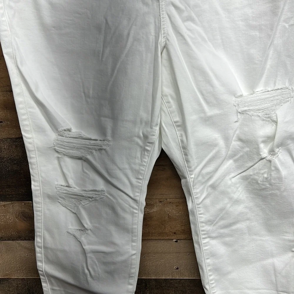 NWT Torrid‎ Jeggings White Distressed Jeans Women's Size 26 Short - Picture 2 of 5